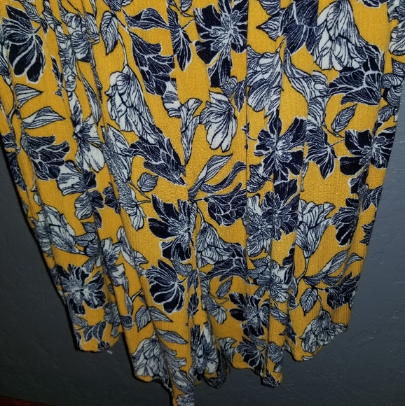 Apt. 9 Romper Size XXL - Picture 3 of 5